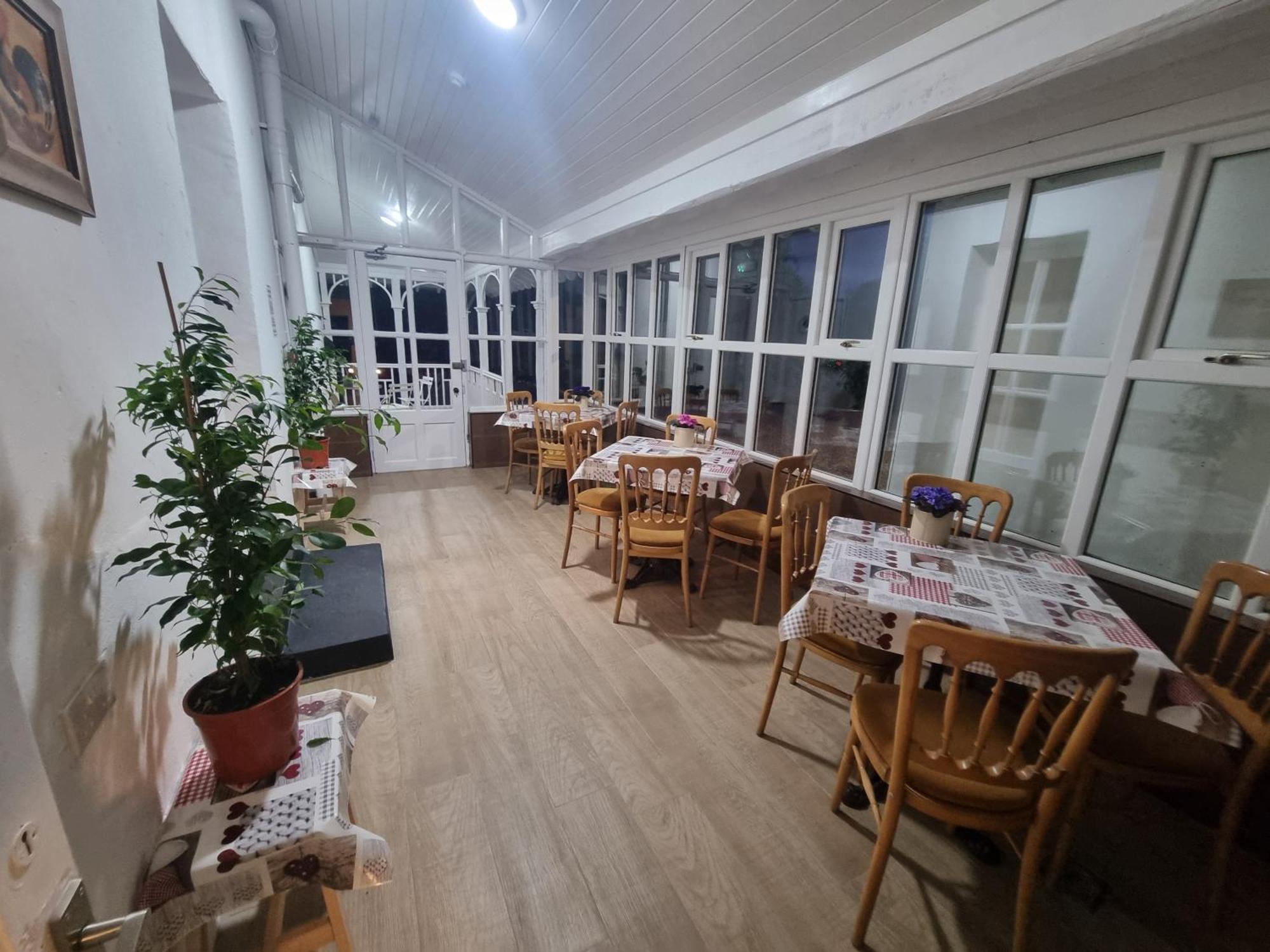 The Monkey Puzzle Hotell Bunclody Exteriör bild